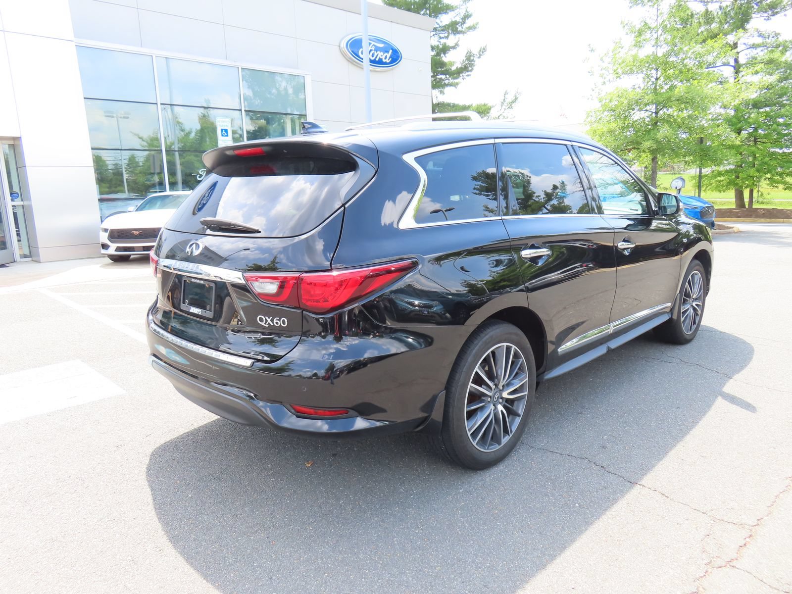 Used 2020 INFINITI QX60 Signature Edition AWD/4WD image 5