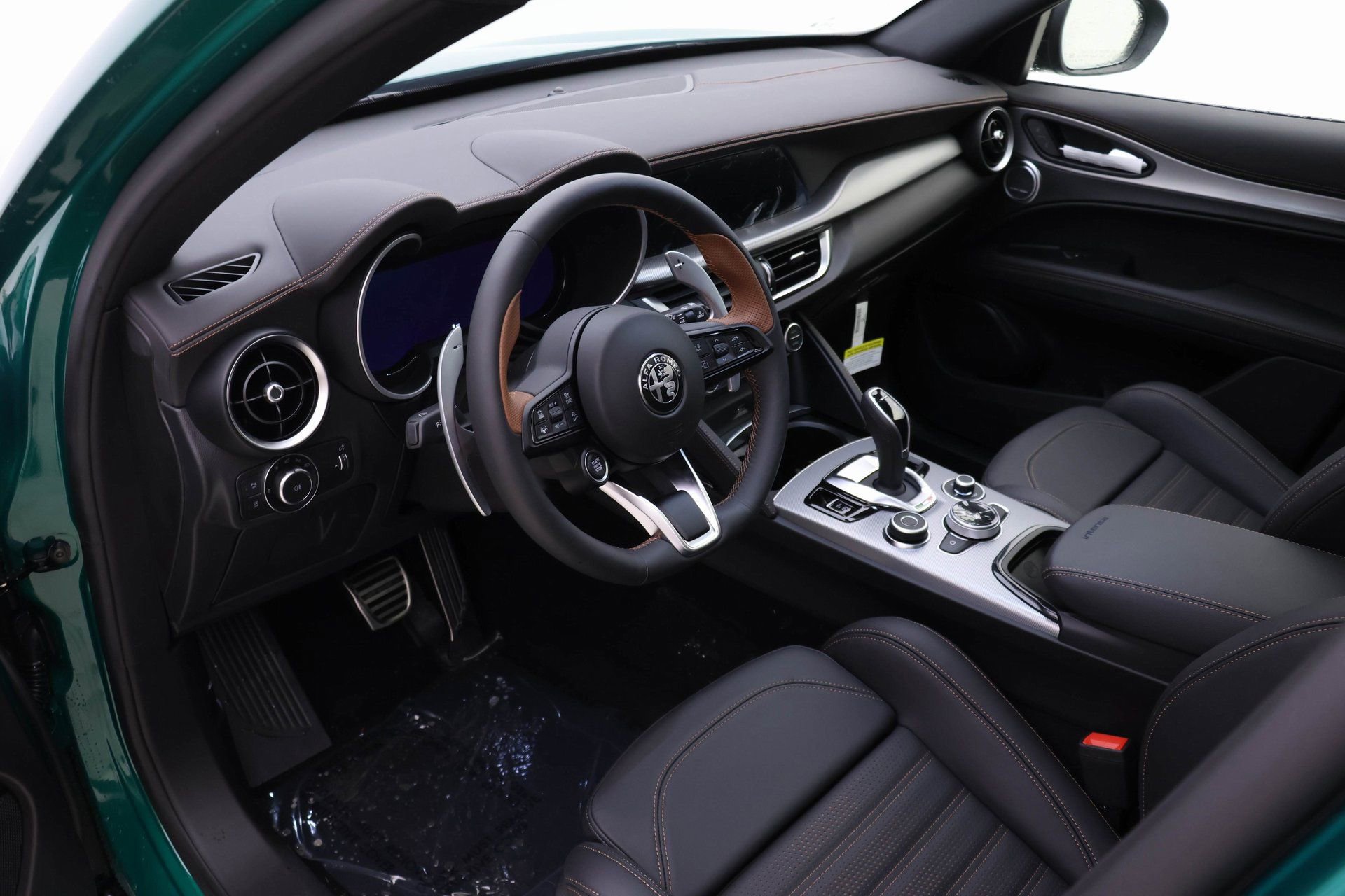 New 2025 Alfa Romeo Stelvio Sprint image 6