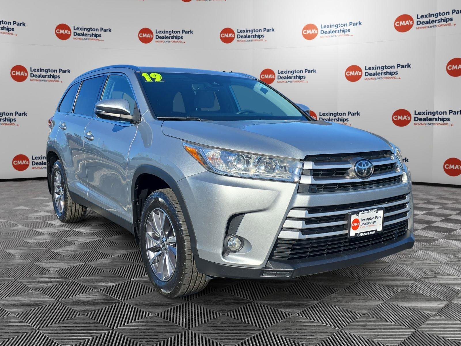 Used 2019 Toyota Highlander XLE image 1