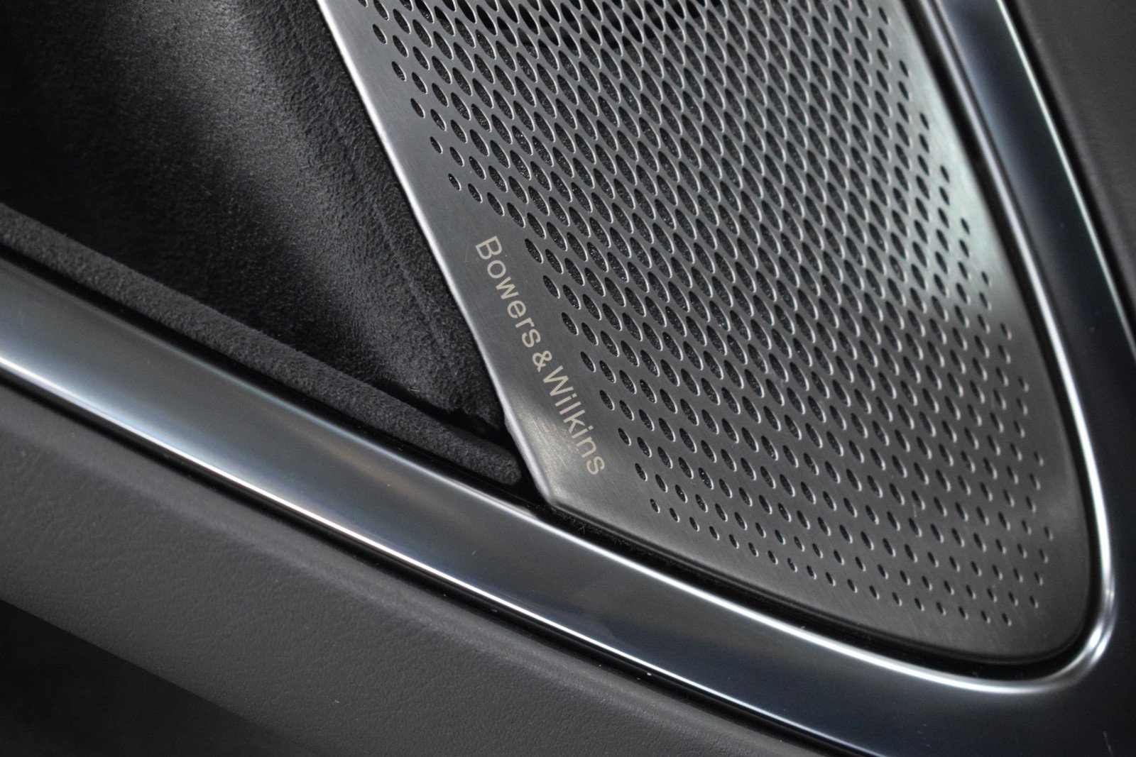 Used 2023 McLaren Artura image 33