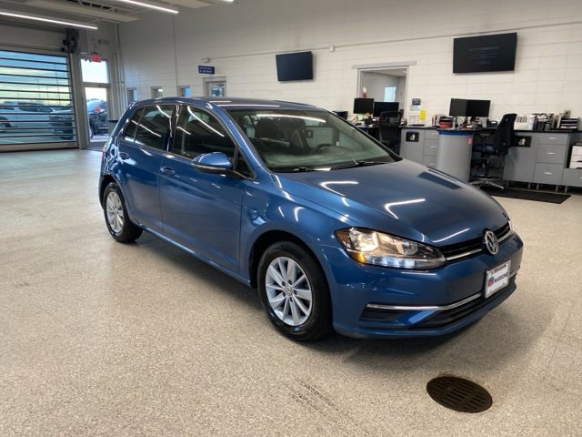 Used 2019 Volkswagen Golf S image 3