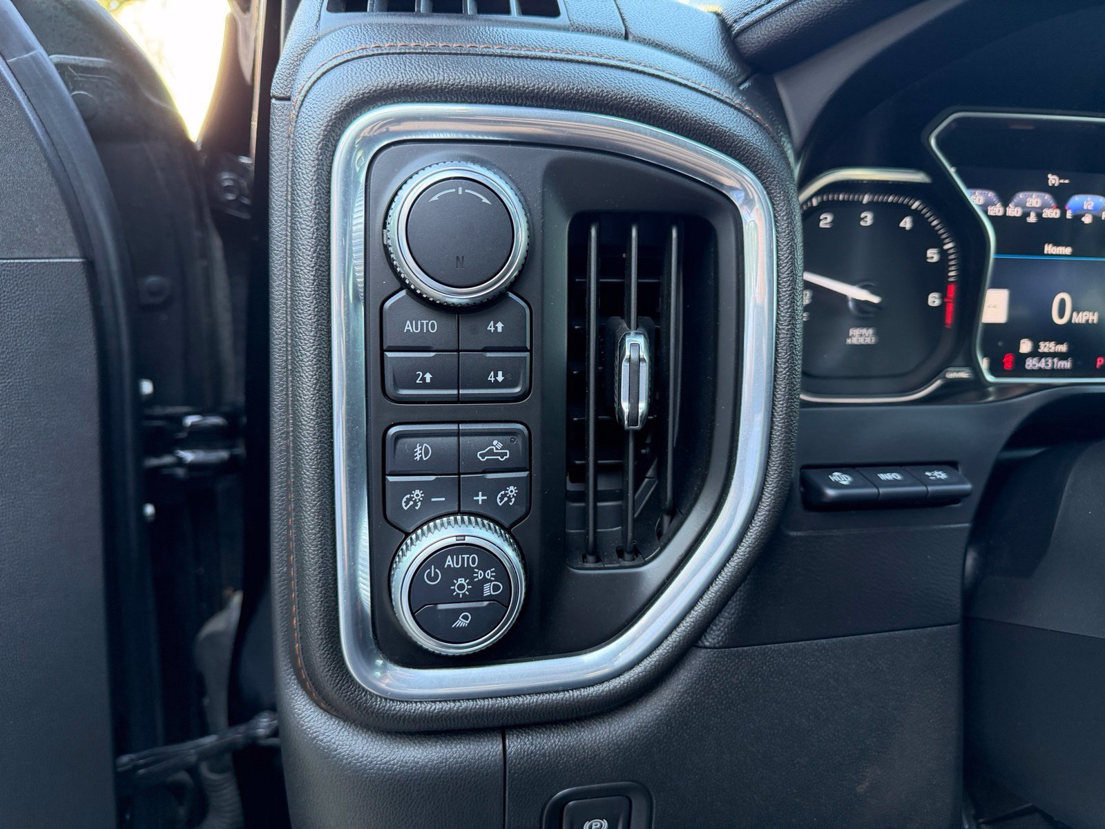 Used 2019 GMC Sierra 1500 AT4 w/ AT4 Premium Package AWD/4WD image 12