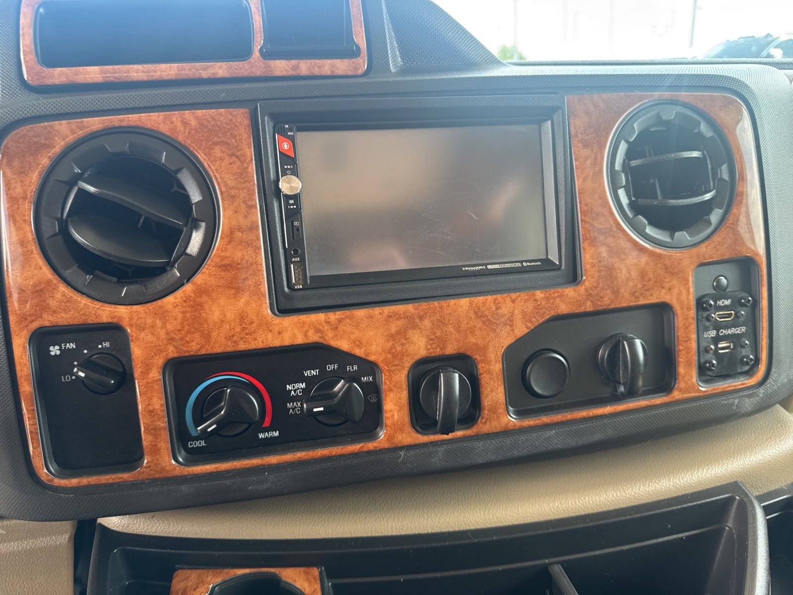 Used 2018 Ford E-450 and Econoline 450 Super Duty w/ Motorhome Prep Package RWD image 15