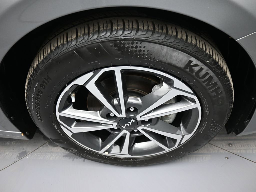 Certified 2024 Kia Forte LXS w/ LXS Technology Package image 13
