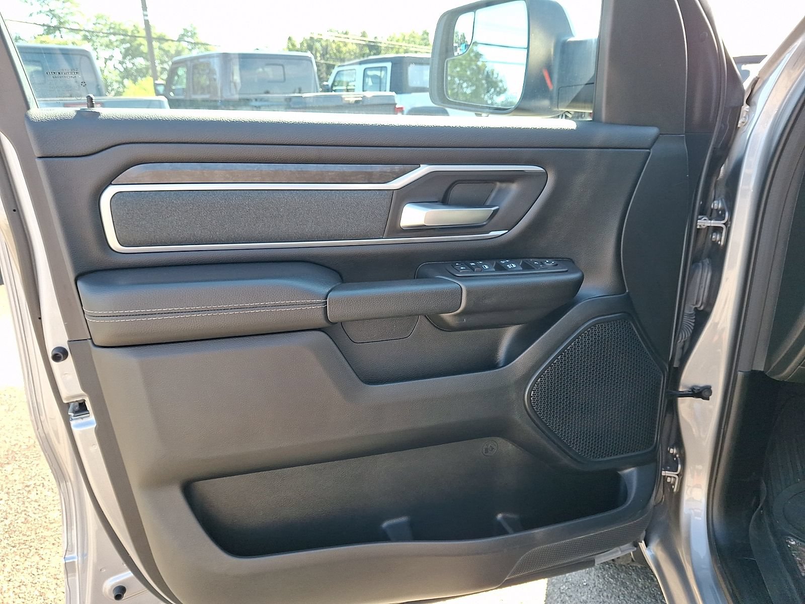 Used 2022 RAM 1500 Big Horn AWD/4WD image 14