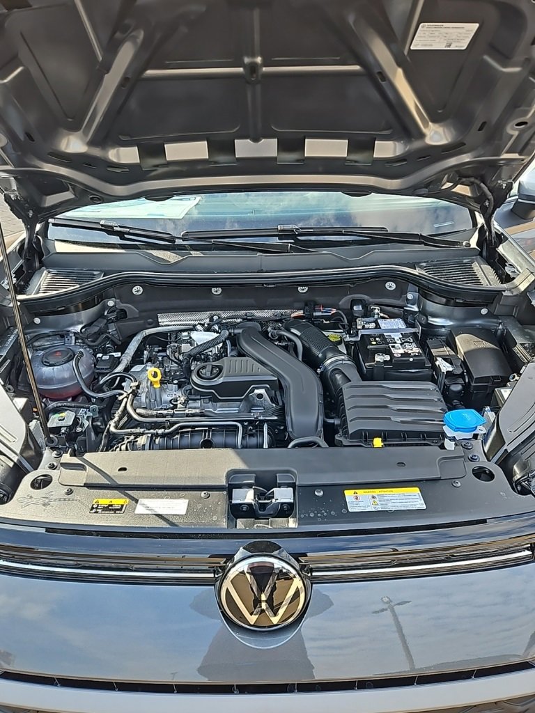 New 2026 Volkswagen Taos SE image 10