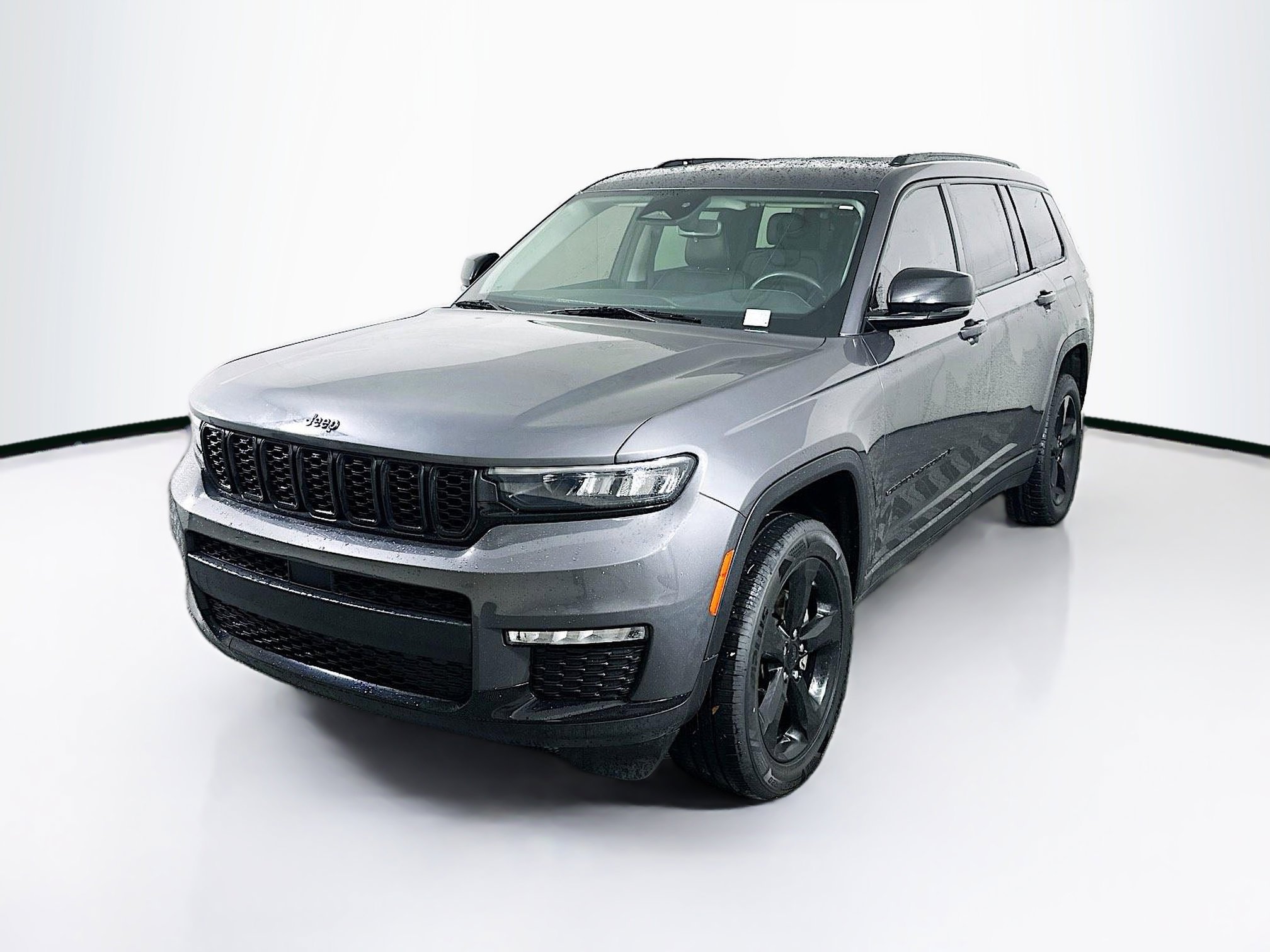 Used 2023 Jeep Grand Cherokee L Limited w/ Black Appearance Package AWD/4WD image 3
