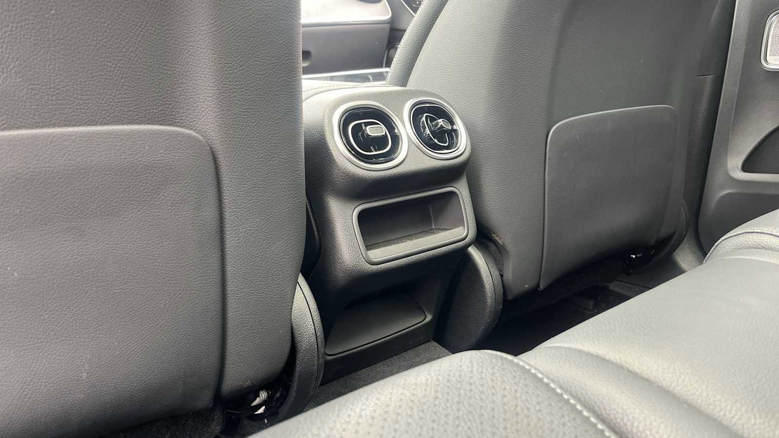 Used 2023 Mercedes-Benz GLC 300 4MATIC image 36