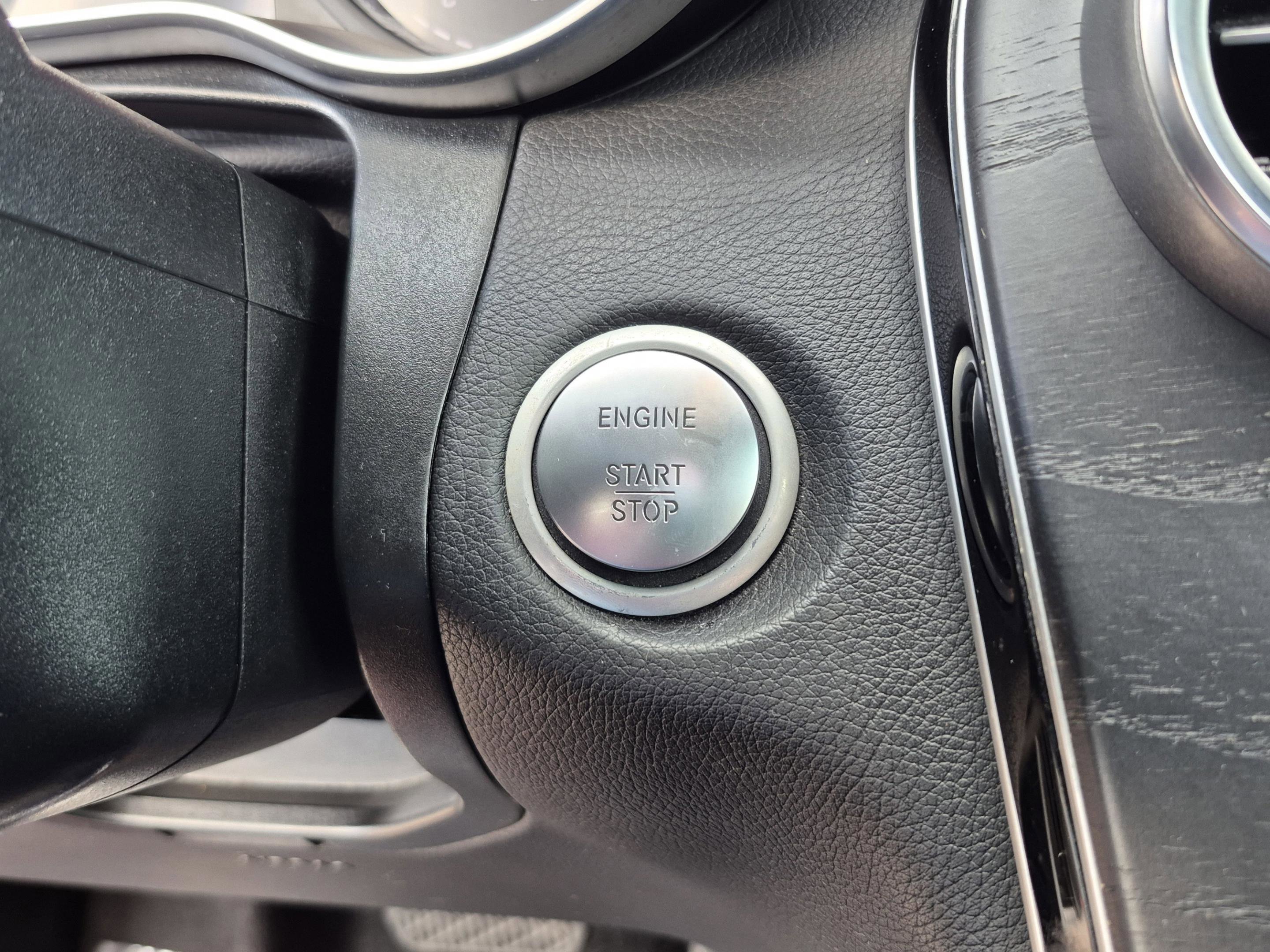 Used 2018 Mercedes-Benz GLC 300 image 32