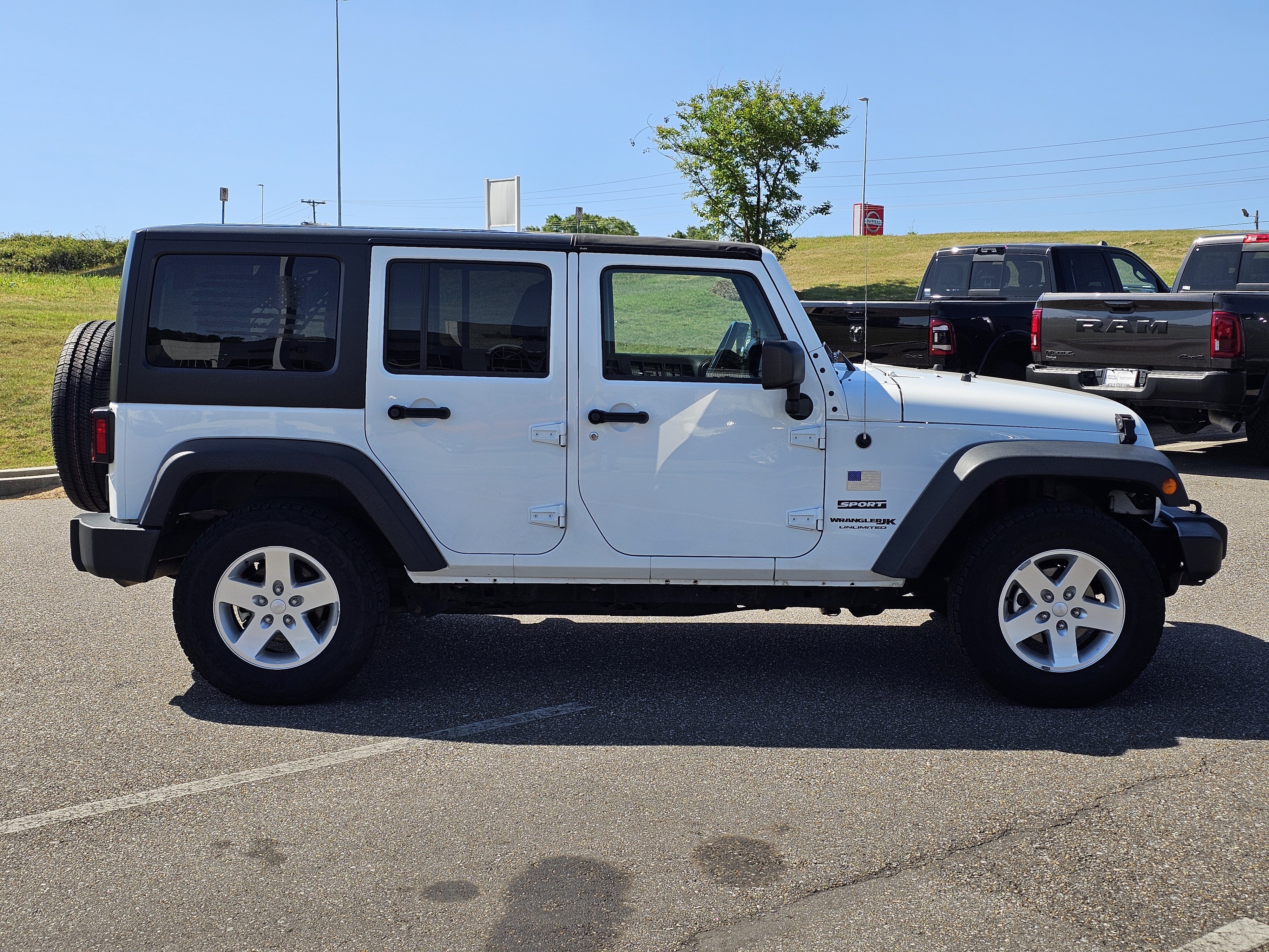 Used 2018 Jeep Wrangler Unlimited Sport S AWD/4WD image 8