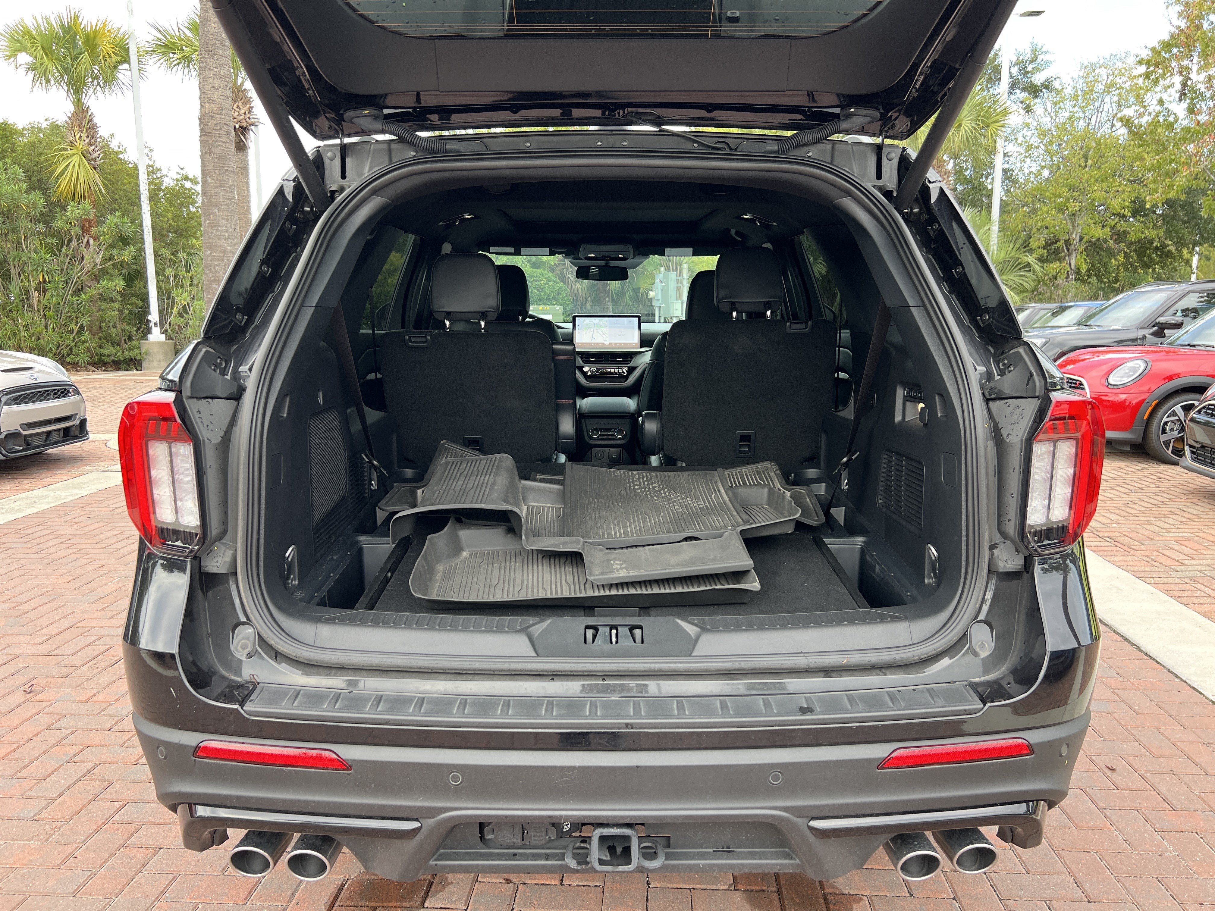 Used 2025 Ford Explorer ST w/ Sun And Sound Package RWD image 32