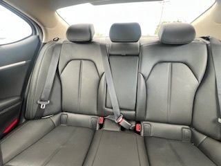Used 2025 Genesis G70 2.5T image 13