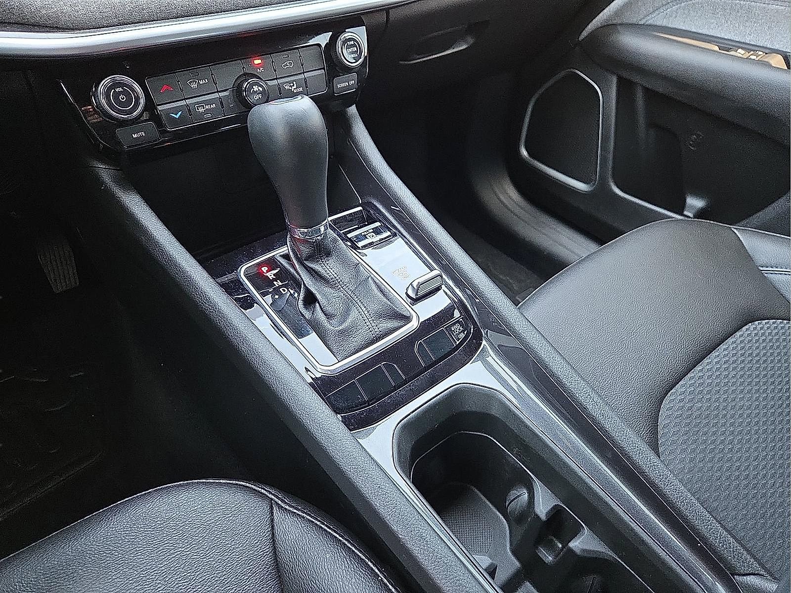 Used 2025 Jeep Compass Latitude AWD/4WD image 25