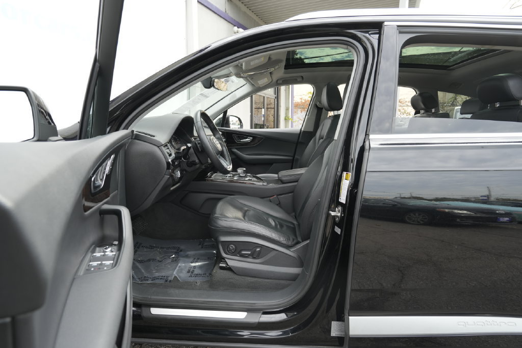 Used 2018 Audi Q7 3.0T Premium Plus AWD/4WD image 18
