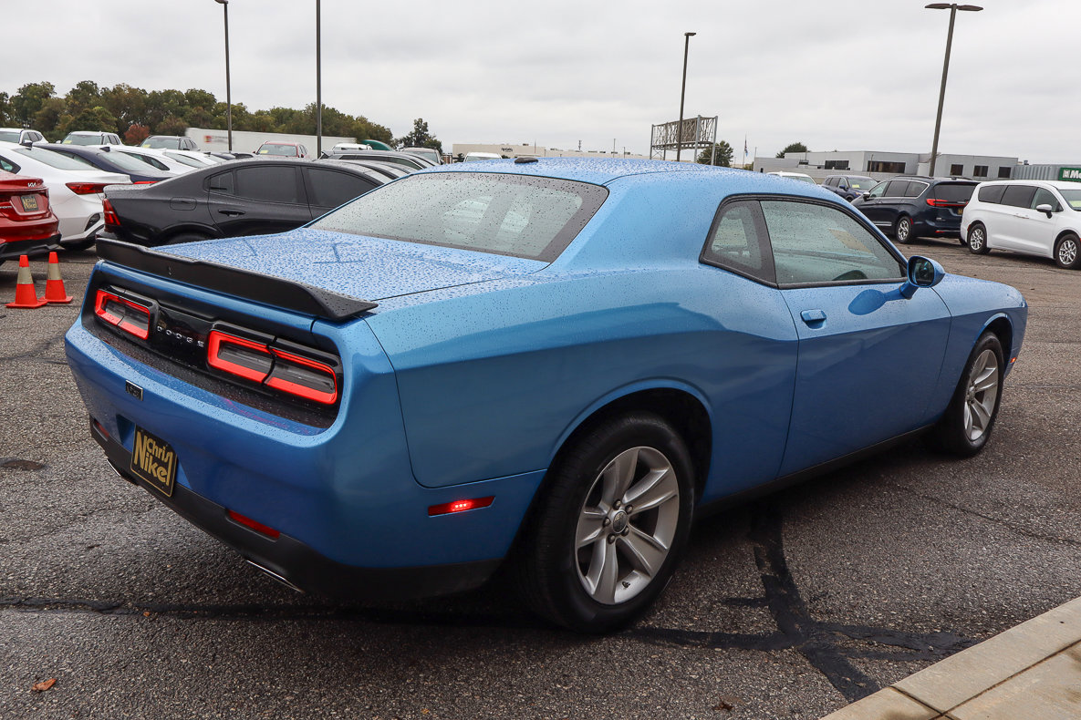 Used 2023 Dodge Challenger SXT image 4