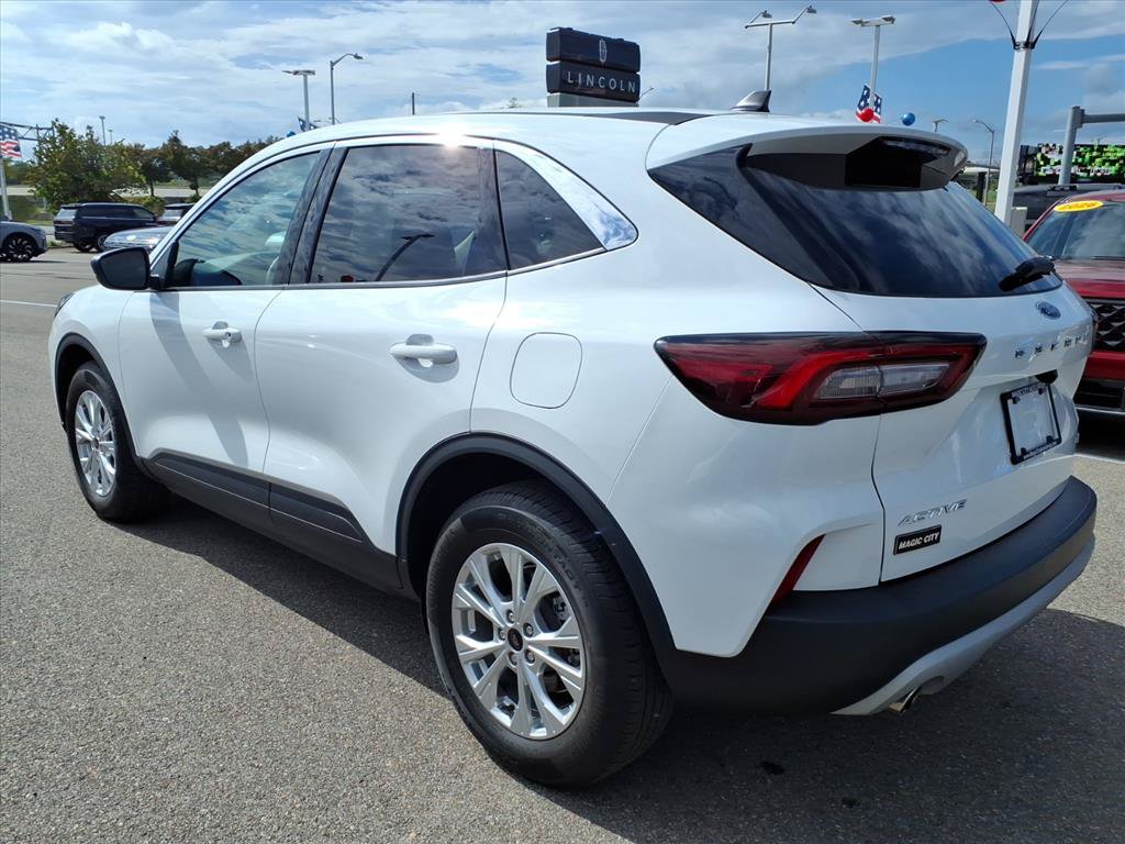 Certified 2023 Ford Escape Active AWD/4WD image 3