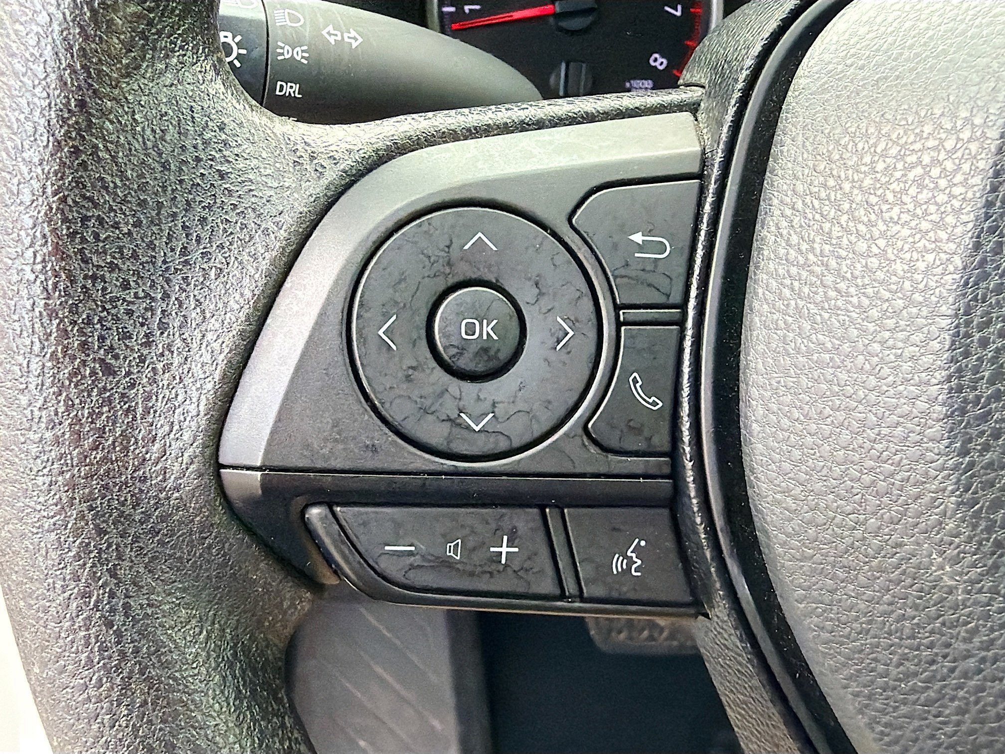 Used 2021 Toyota RAV4 LE FWD image 31