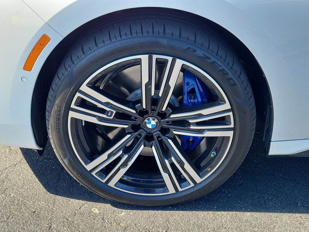 Used 2024 BMW 760i xDrive w/ Executive Package image 12