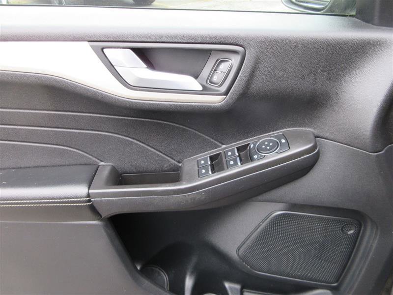 Used 2021 Ford Escape SE image 9