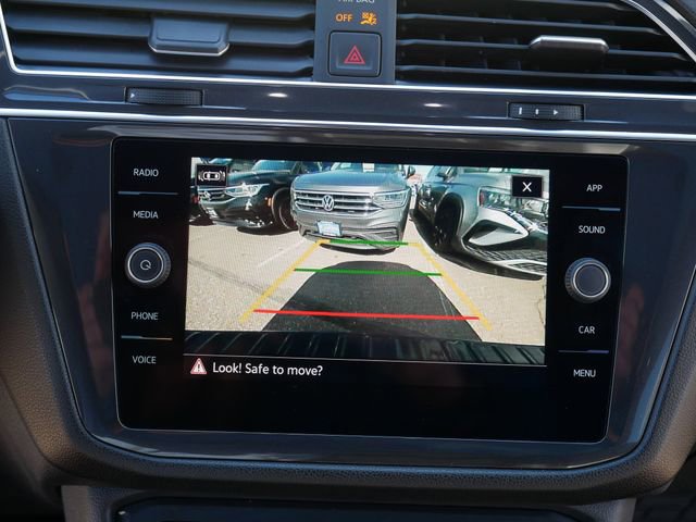 Certified 2023 Volkswagen Tiguan SE R-Line image 28