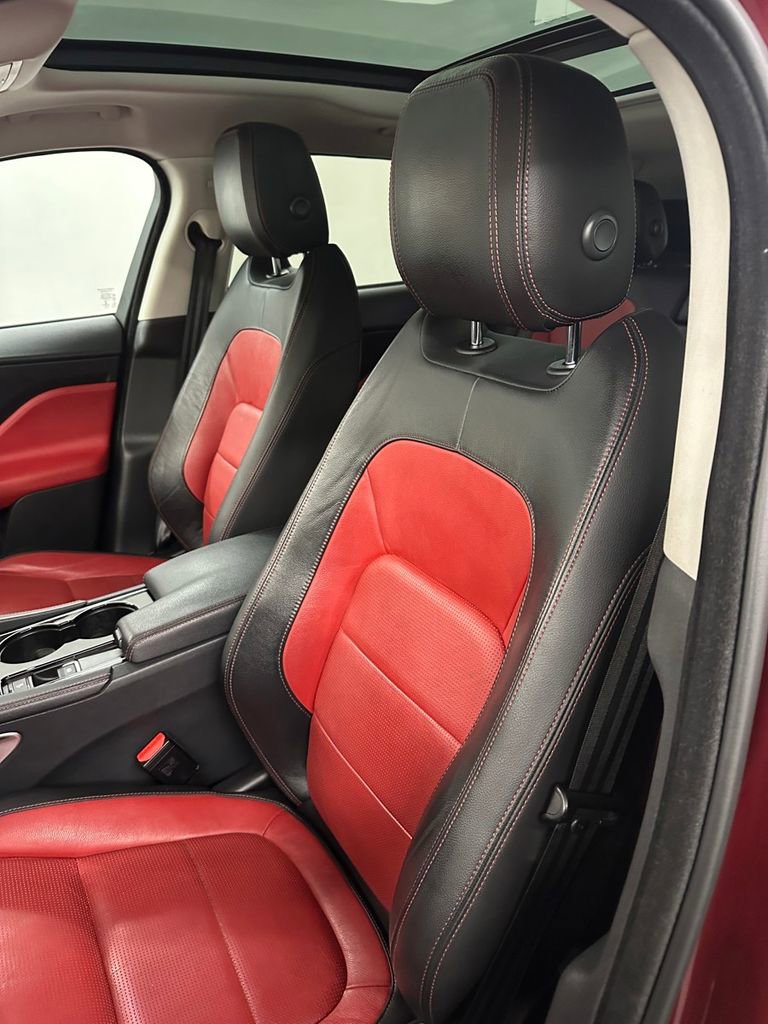 Used 2017 Jaguar F-PACE R-Sport image 13