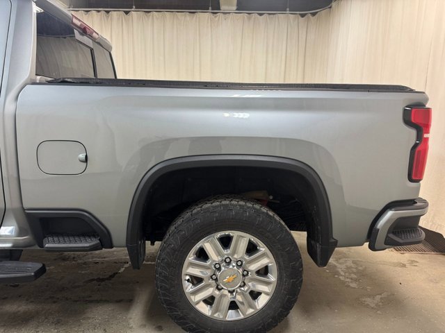 Used 2025 Chevrolet Silverado 3500 High Country w/ High Country Premium Package image 11