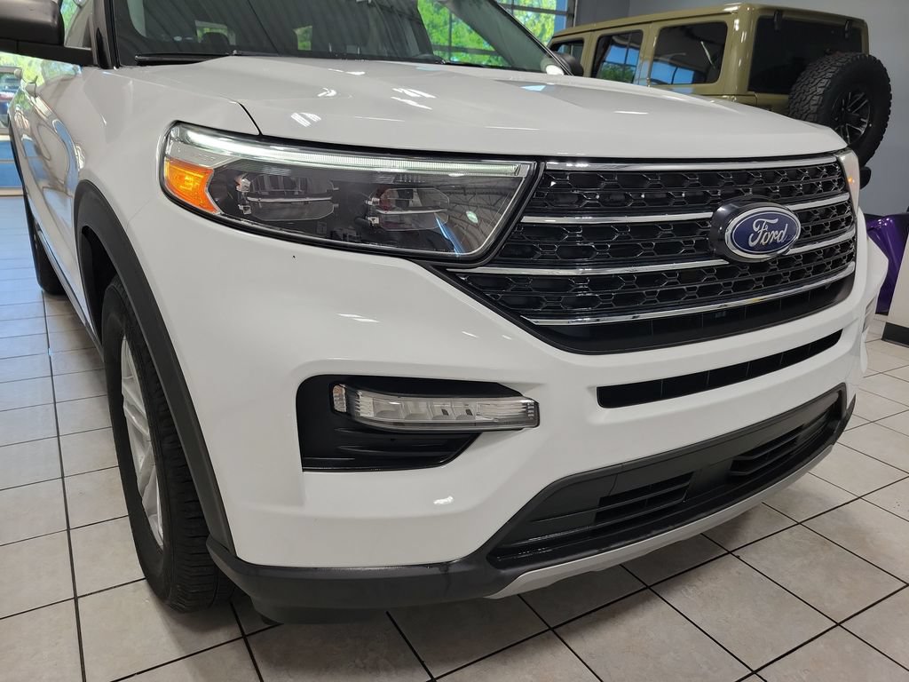 Used 2021 Ford Explorer XLT w/ Equipment Group 202A AWD/4WD image 23