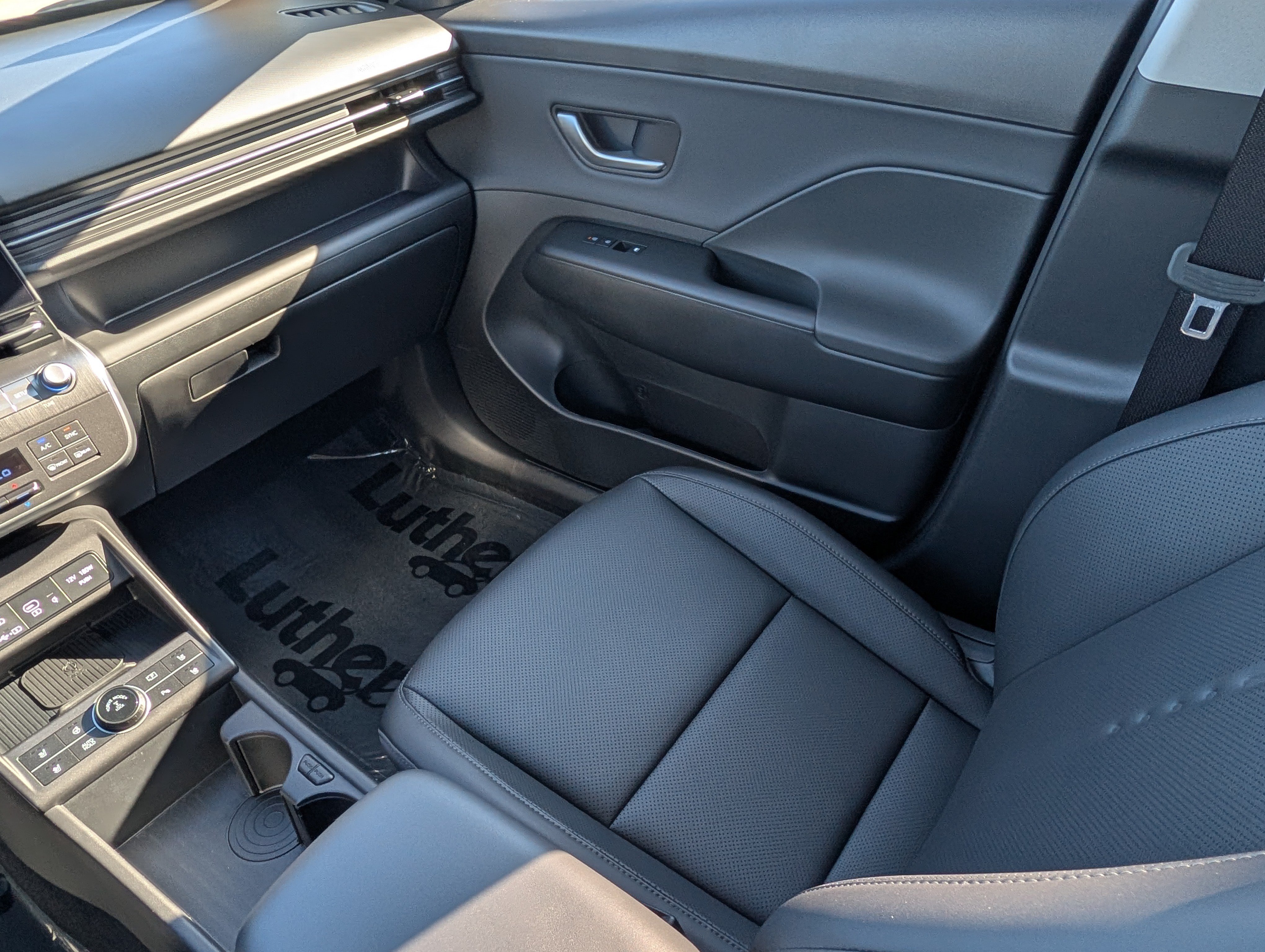 Certified 2026 Hyundai Kona Limited AWD/4WD image 11