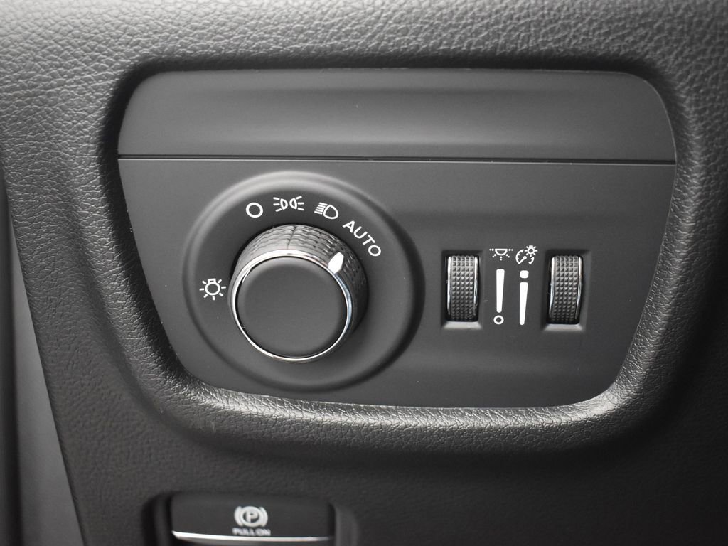 Used 2025 Jeep Grand Cherokee L Altitude image 37