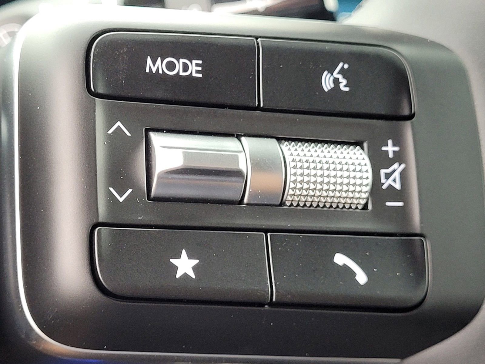 Certified 2026 Hyundai Santa Fe Limited AWD/4WD image 30