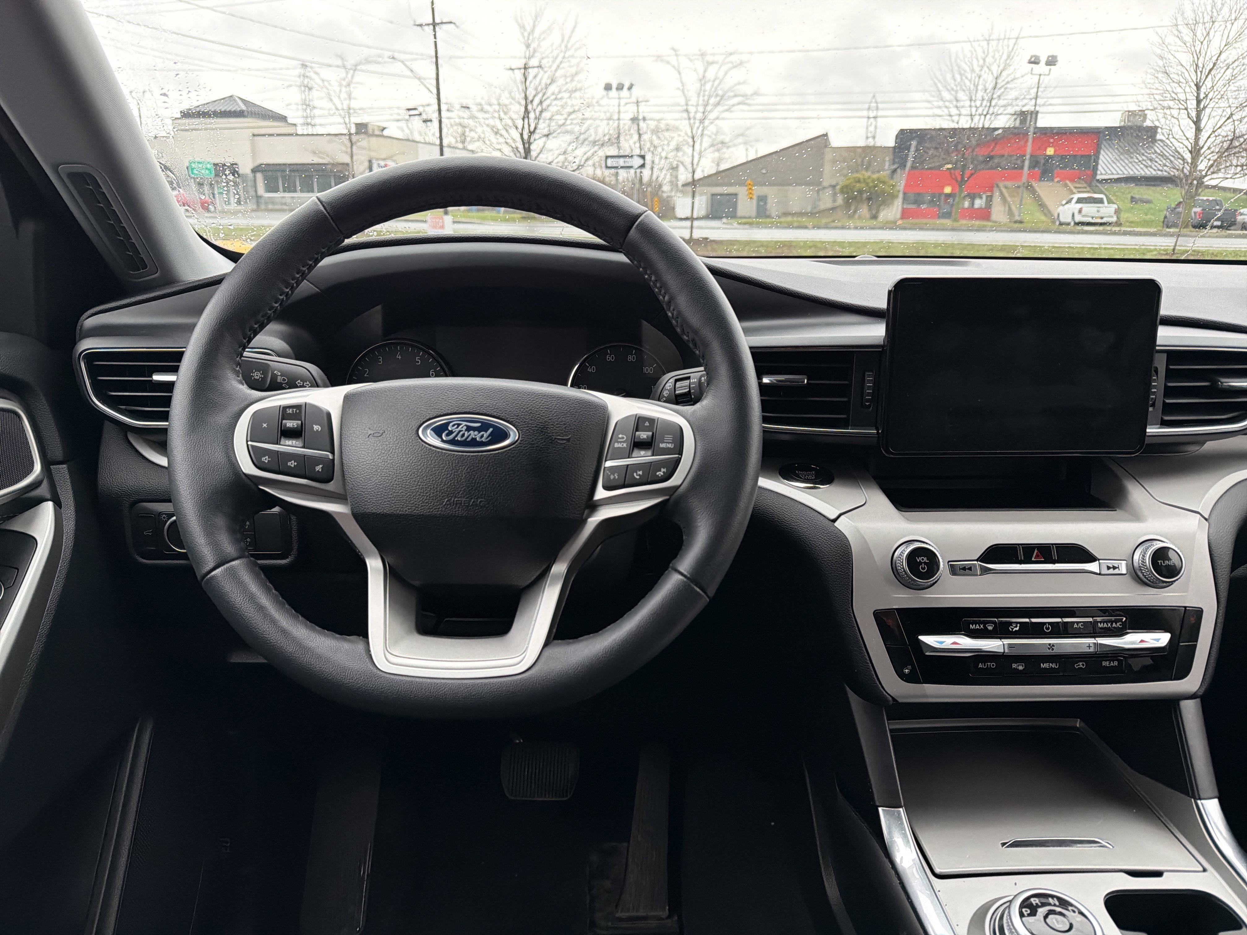 Used 2023 Ford Explorer XLT w/ Equipment Group 202A image 12