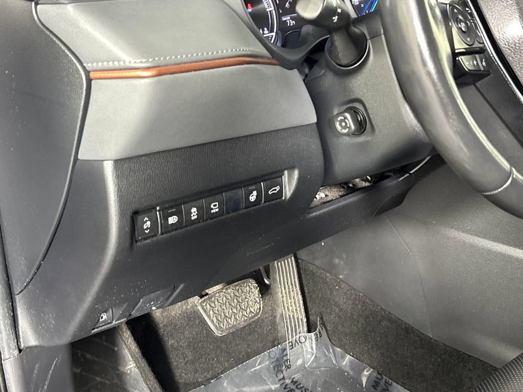 Used 2021 Toyota Venza Limited w/ Advanced Technology Package AWD/4WD image 12