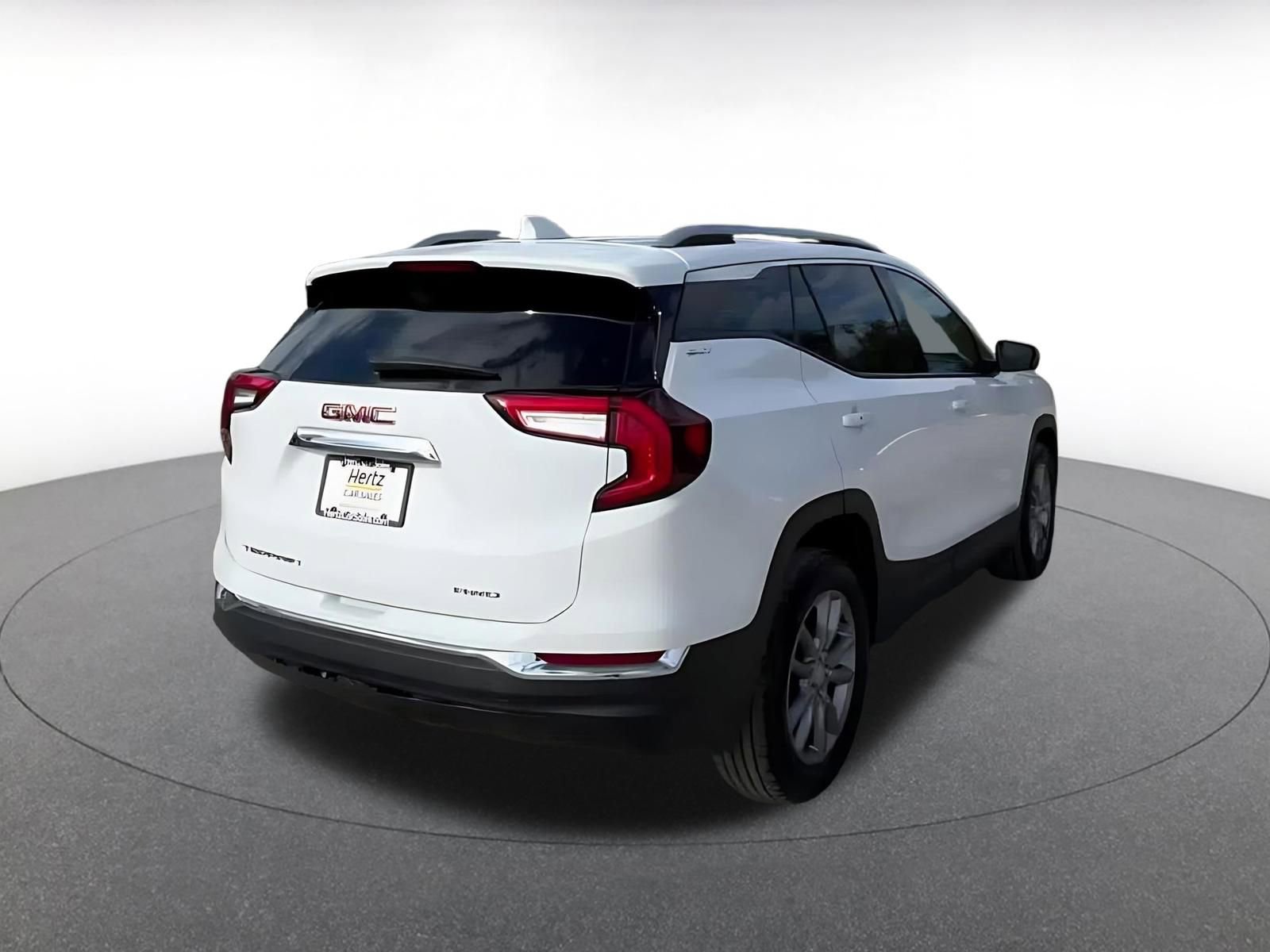 Used 2024 GMC Terrain SLT AWD/4WD image 15