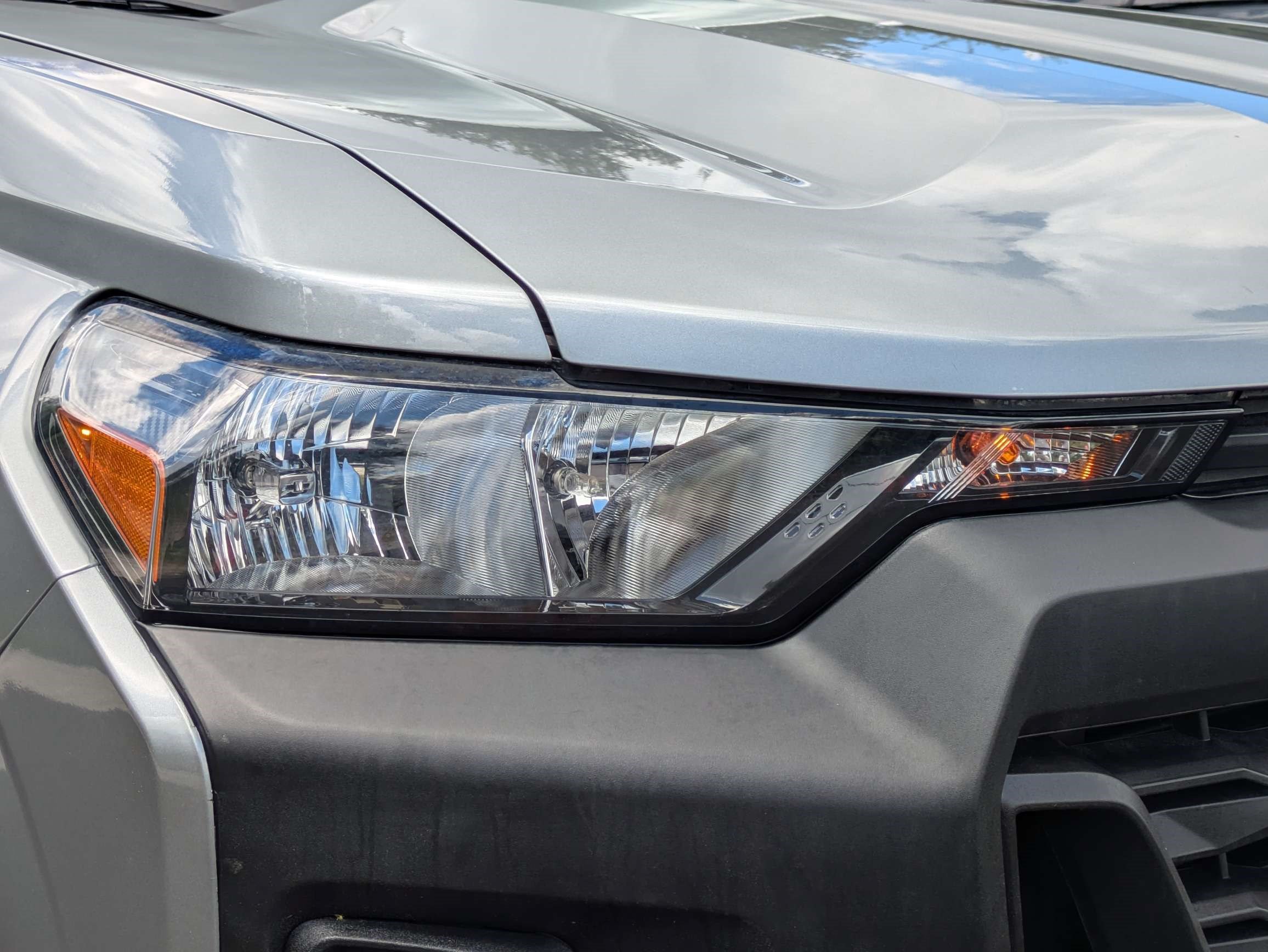Used 2025 Chevrolet Colorado W/T RWD image 9