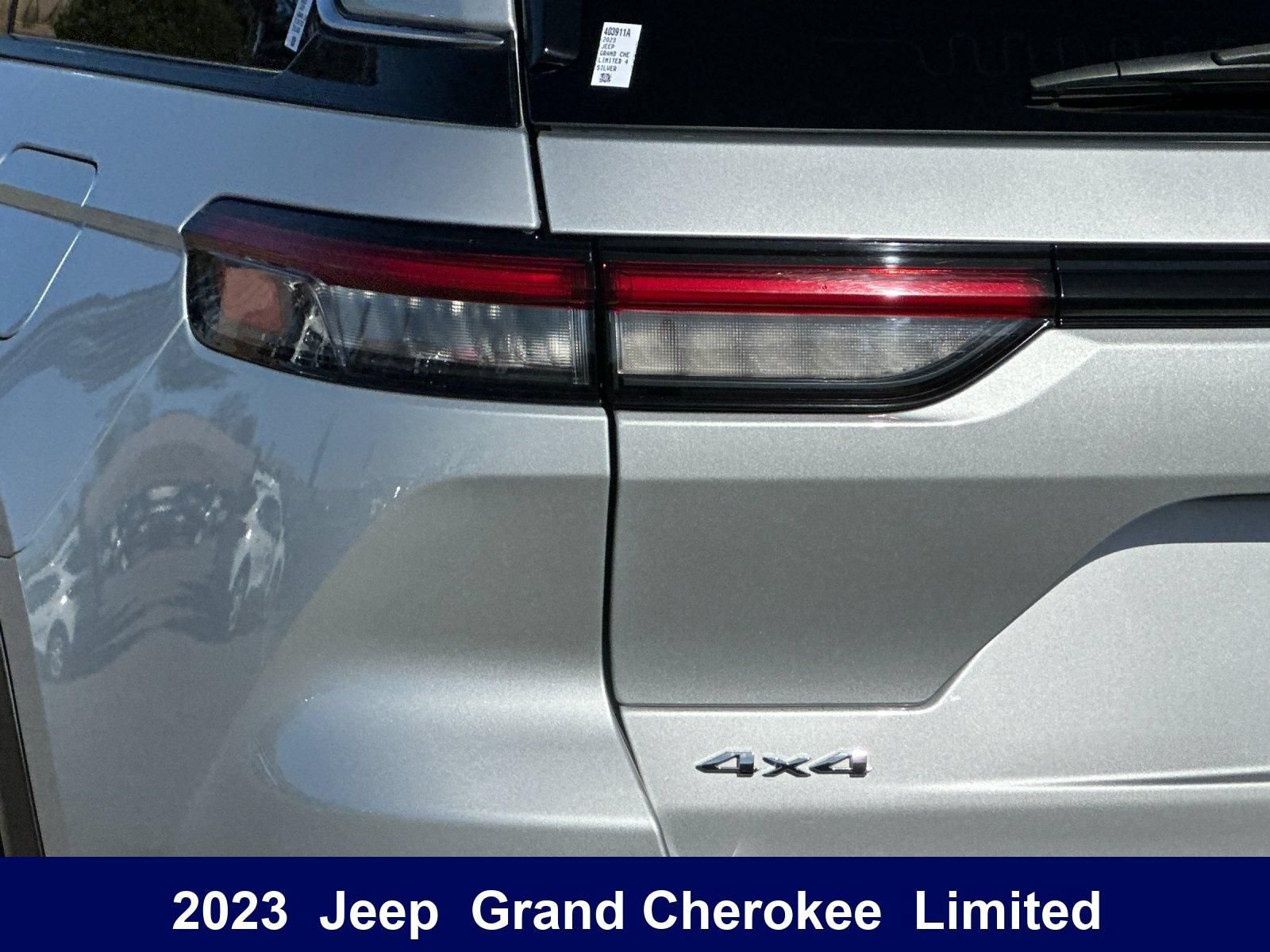 Used 2023 Jeep Grand Cherokee Limited w/ Trailer Tow Prep Group (B) AWD/4WD image 39