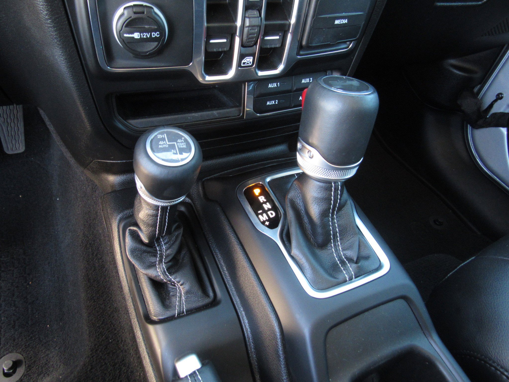 Used 2023 Jeep Wrangler Sahara w/ Cold Weather Group image 20