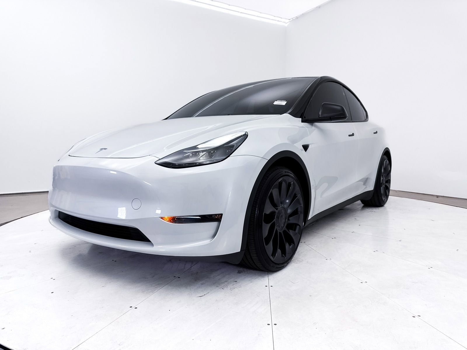Used 2024 Tesla Model Y Performance image 14