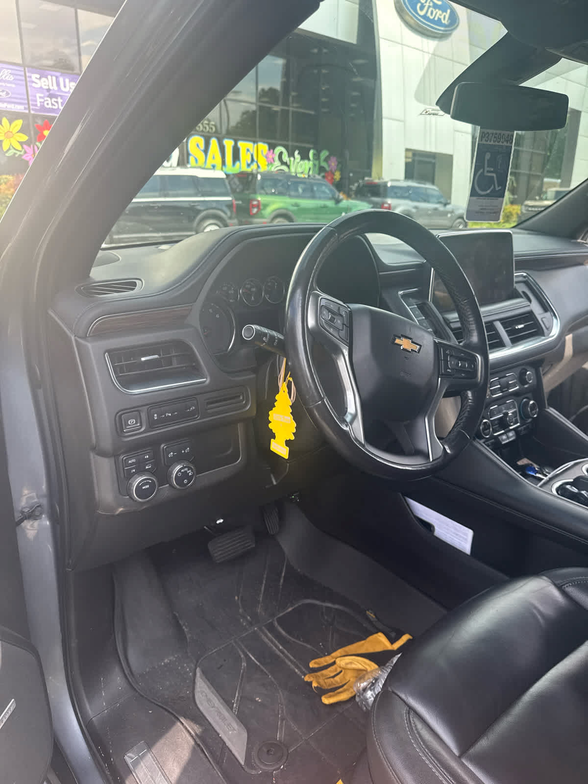 Used 2021 Chevrolet Suburban LT w/ Rear Media and Nav Package AWD/4WD image 3