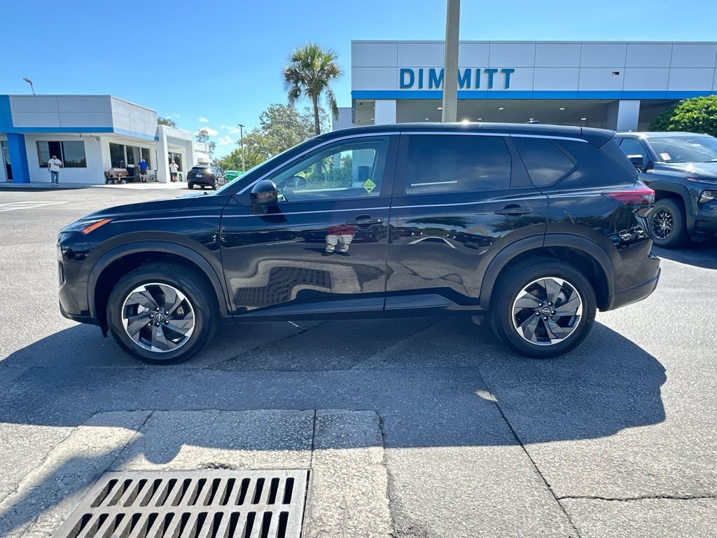 Used 2025 Nissan Rogue SV FWD image 8