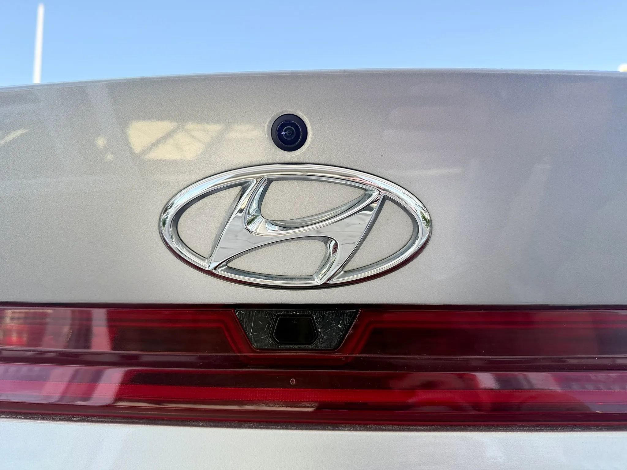 Used 2021 Hyundai Elantra Limited w/ Cargo Package FWD image 42