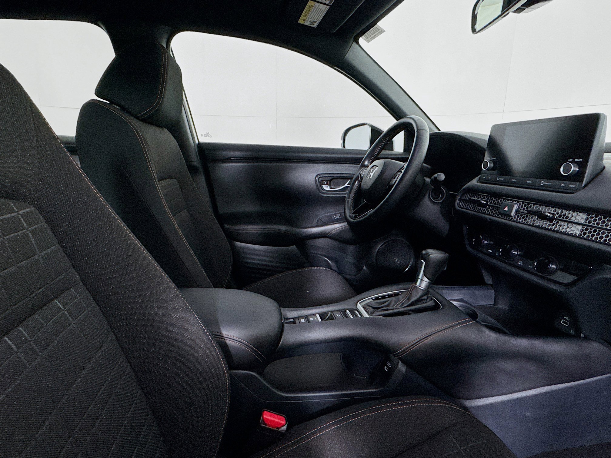 Used 2025 Honda HR-V Sport image 28