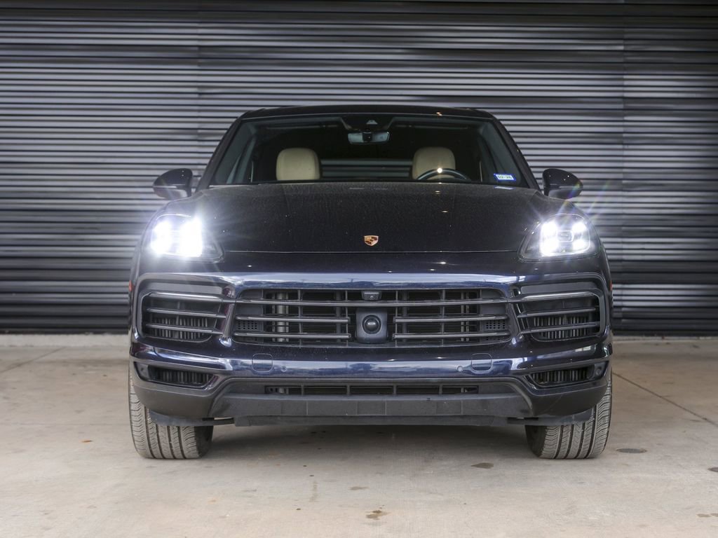 Certified 2023 Porsche Cayenne Platinum Edition image 10