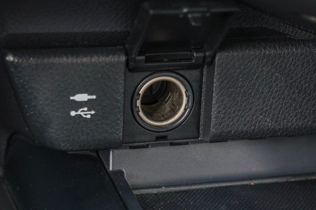 Used 2018 Toyota Camry SE FWD image 18