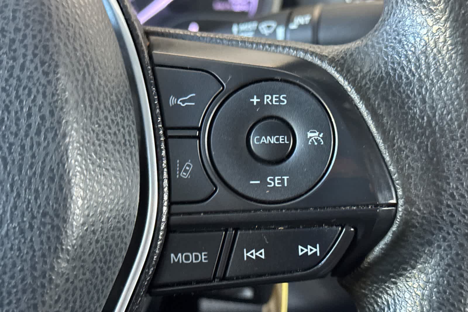Used 2018 Toyota Camry LE FWD image 24