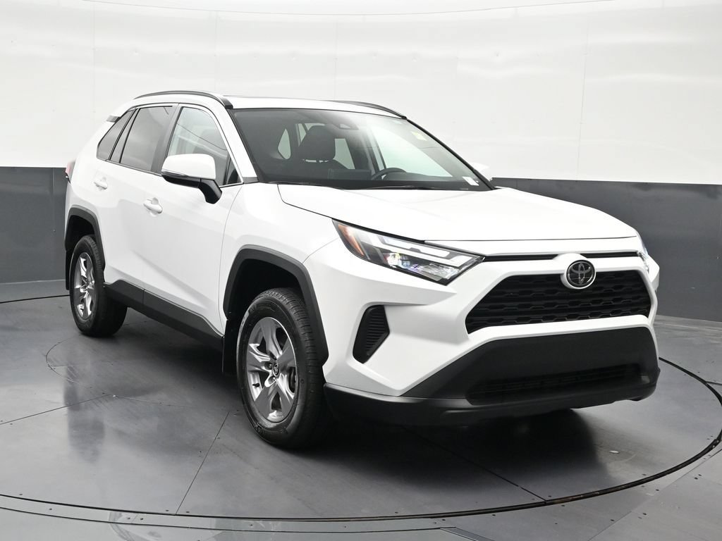 Used 2025 Toyota RAV4 XLE w/ Convenience Package FWD image 8