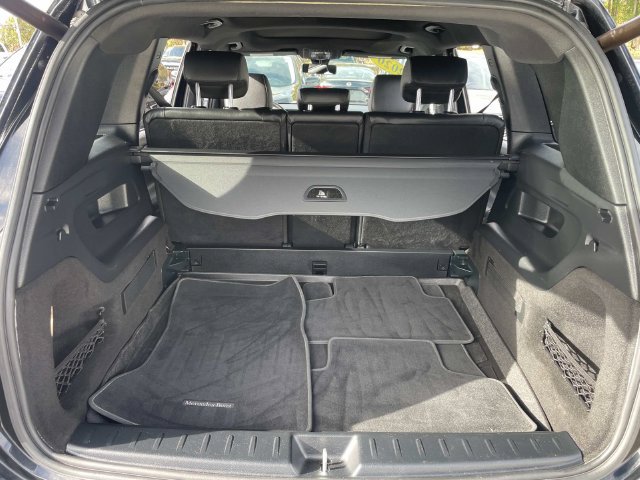 Used 2020 Mercedes-Benz GLB 250 4MATIC w/ Premium Package image 9
