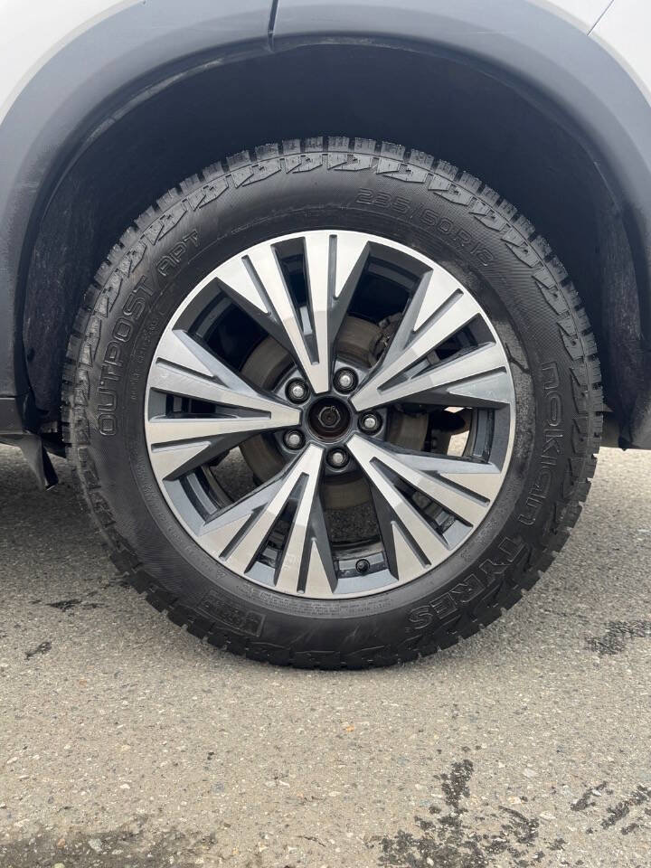 Used 2023 Nissan Rogue SV image 19