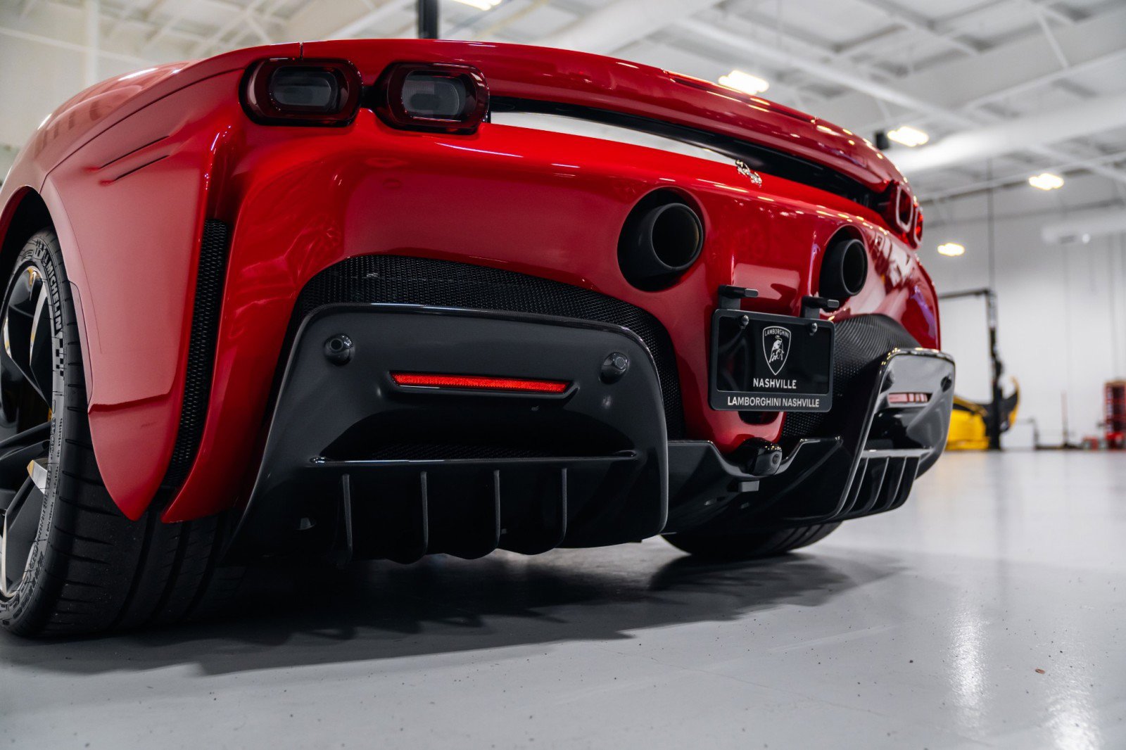 Used 2024 Ferrari SF90 Spider image 36