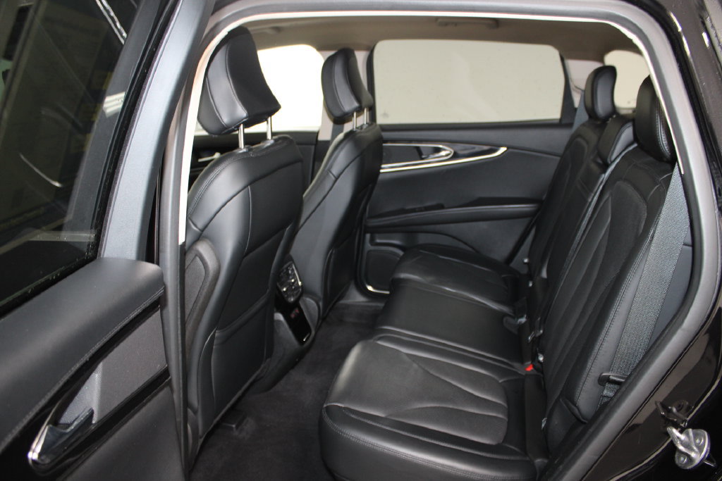 Used 2023 Lincoln Nautilus Reserve AWD/4WD image 26