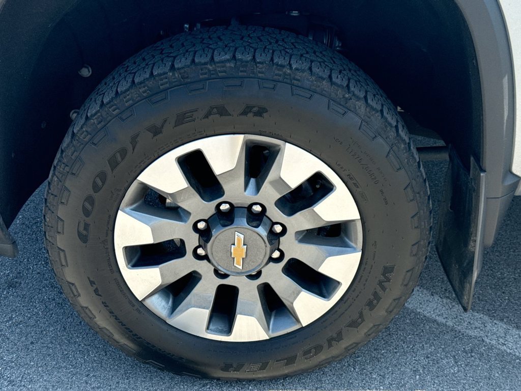 Used 2025 Chevrolet Silverado 2500 LT w/ All Star Edition AWD/4WD image 10